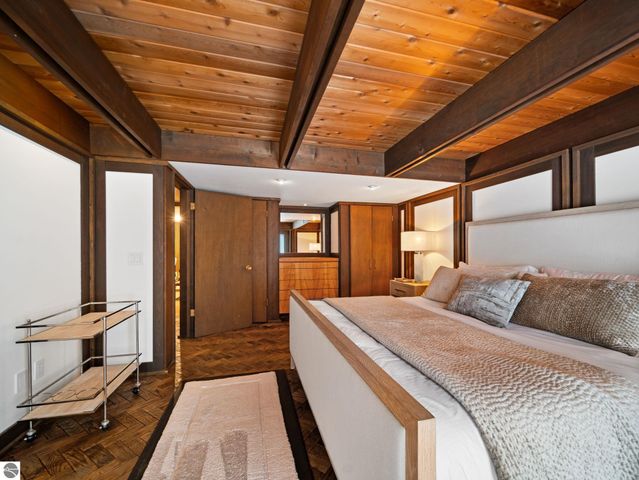 2991 Ishpeming Trail, Traverse City, MI 49686