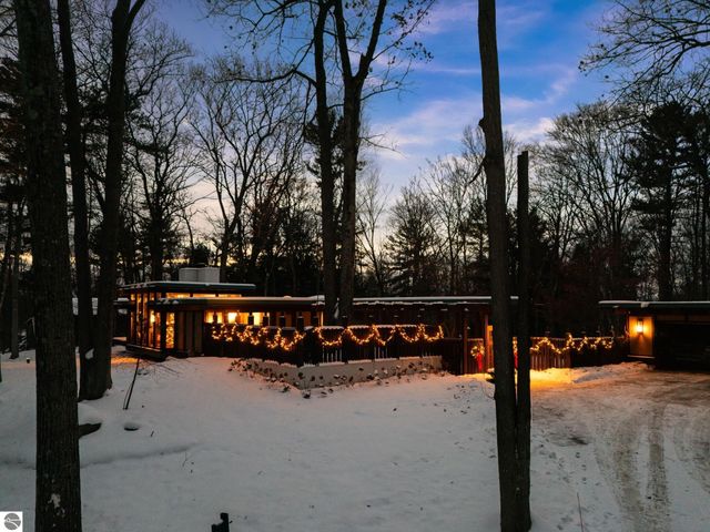 2991 Ishpeming Trail, Traverse City, MI 49686