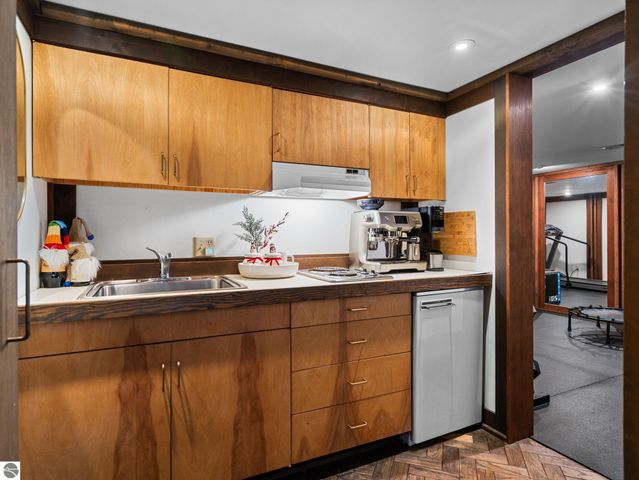 2991 Ishpeming Trail, Traverse City, MI 49686