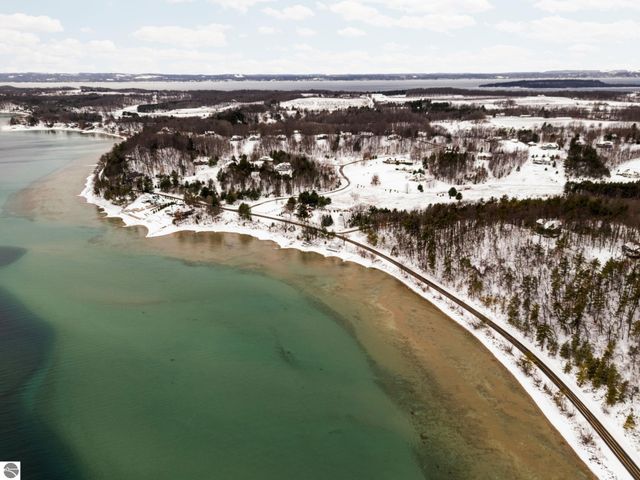 2991 Ishpeming Trail, Traverse City, MI 49686