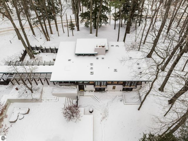 2991 Ishpeming Trail, Traverse City, MI 49686