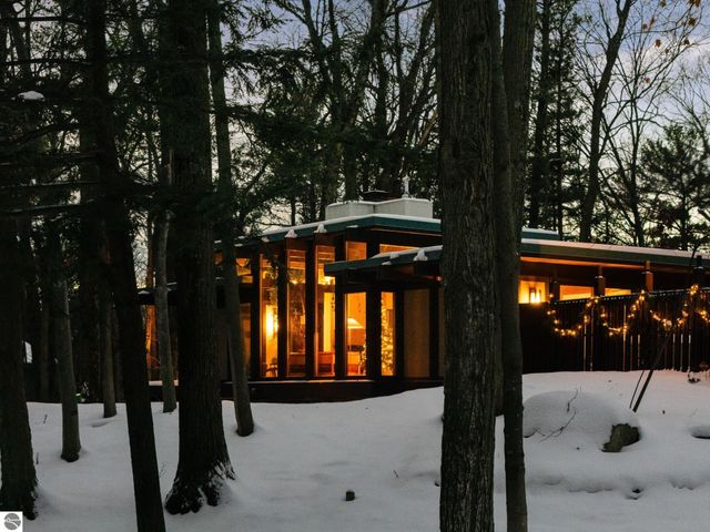 2991 Ishpeming Trail, Traverse City, MI 49686