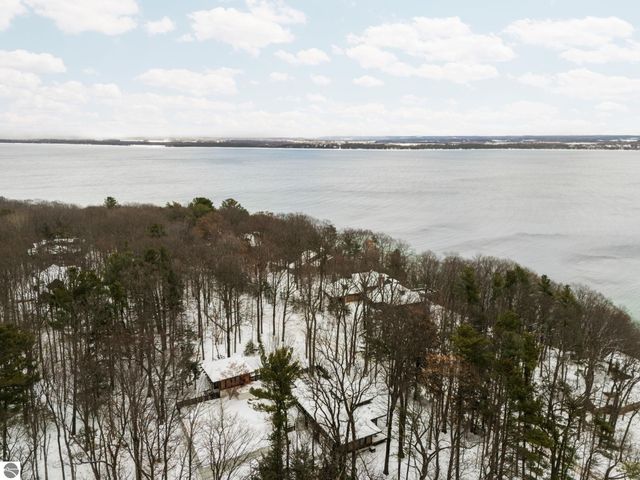 2991 Ishpeming Trail, Traverse City, MI 49686