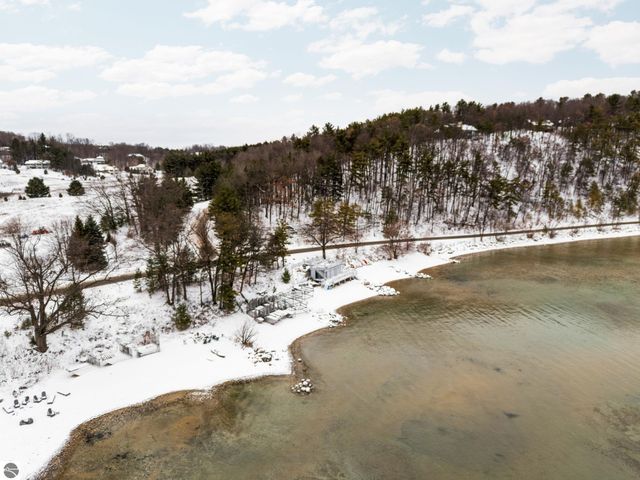 2991 Ishpeming Trail, Traverse City, MI 49686