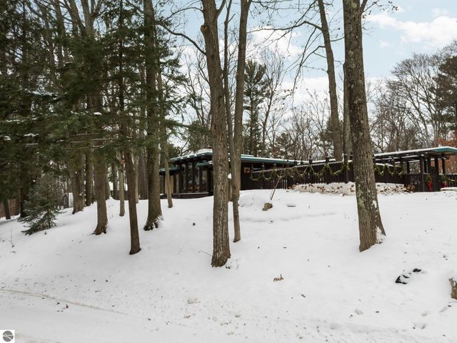 2991 Ishpeming Trail, Traverse City, MI 49686
