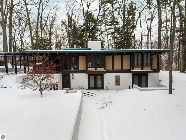 2991 Ishpeming Trail, Traverse City, MI 49686