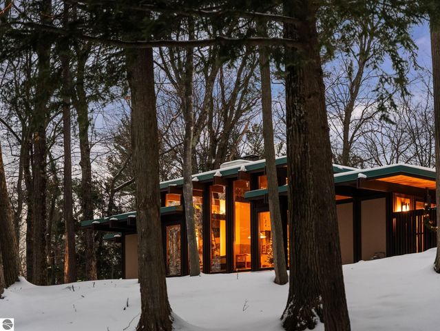 2991 Ishpeming Trail, Traverse City, MI 49686