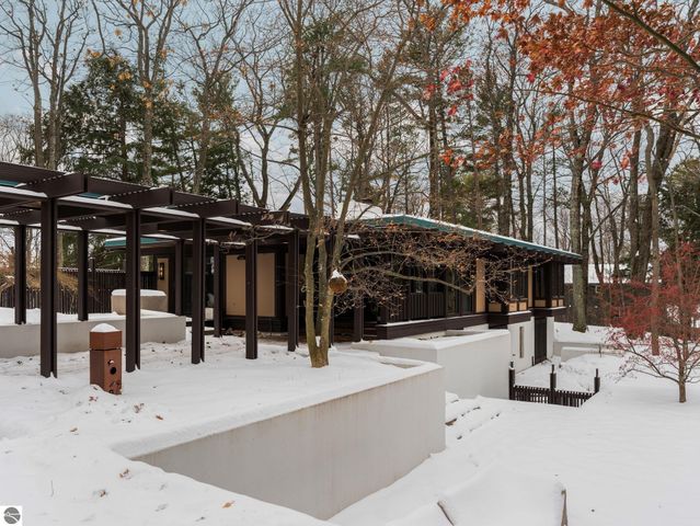 2991 Ishpeming Trail, Traverse City, MI 49686