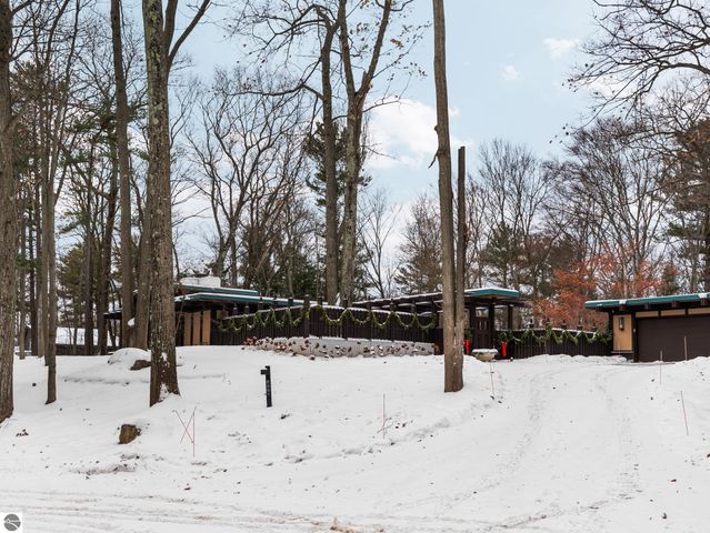 2991 Ishpeming Trail, Traverse City, MI 49686