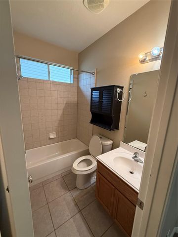 3011 Grovewick Lane, Dickinson, TX 77539