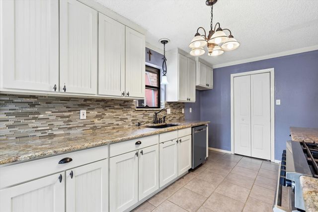 2714 Skyview Drive, Corinth, TX 76210