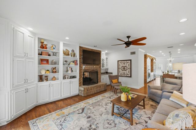 202 Bluffcove, San Antonio, TX 78216