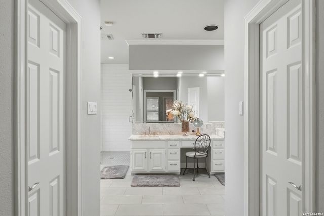 202 Bluffcove, San Antonio, TX 78216