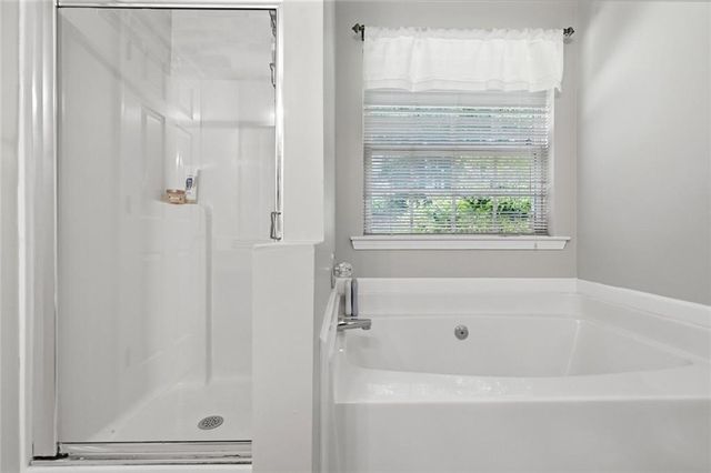 5480 Amber Cove Way, Flowery Branch, GA 30542