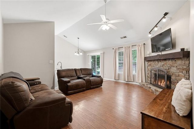 5480 Amber Cove Way, Flowery Branch, GA 30542