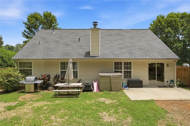 5480 Amber Cove Way, Flowery Branch, GA 30542