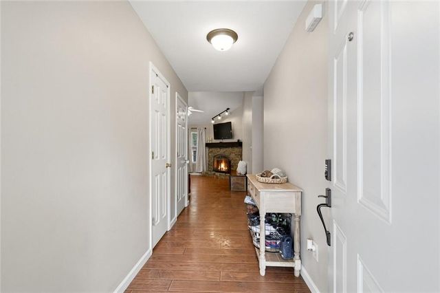 5480 Amber Cove Way, Flowery Branch, GA 30542
