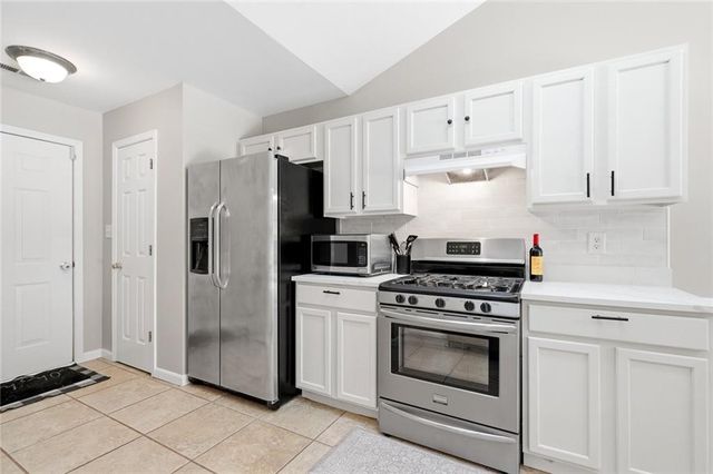 5480 Amber Cove Way, Flowery Branch, GA 30542