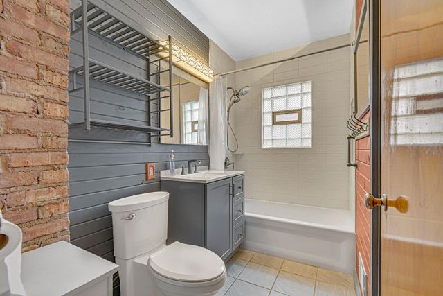 6929 S Mccook Avenue, Hammond, IN 46323