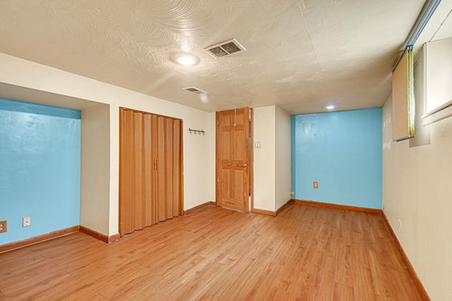 6929 S Mccook Avenue, Hammond, IN 46323