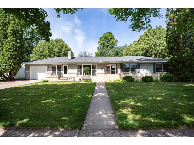 415 N 8th Street, River Falls, WI 54022
