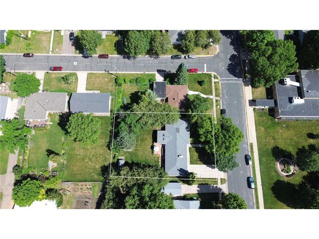 415 N 8th Street, River Falls, WI 54022