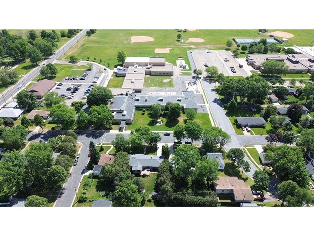 415 N 8th Street, River Falls, WI 54022