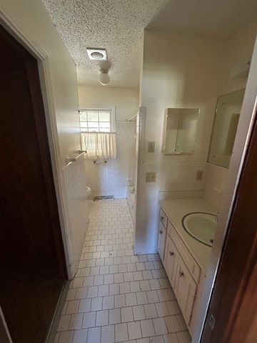 8 McKendree Cir, Hermitage, TN 37076