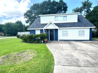 5301 Hemlock Drive, Baytown, TX 77521