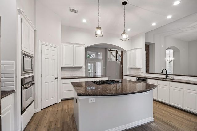 34 N Lansdowne Circle, The Woodlands, TX 77382