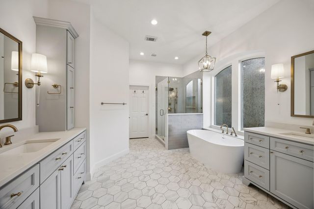 34 N Lansdowne Circle, The Woodlands, TX 77382