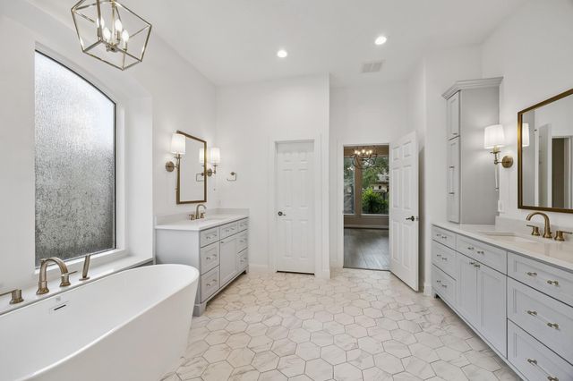 34 N Lansdowne Circle, The Woodlands, TX 77382