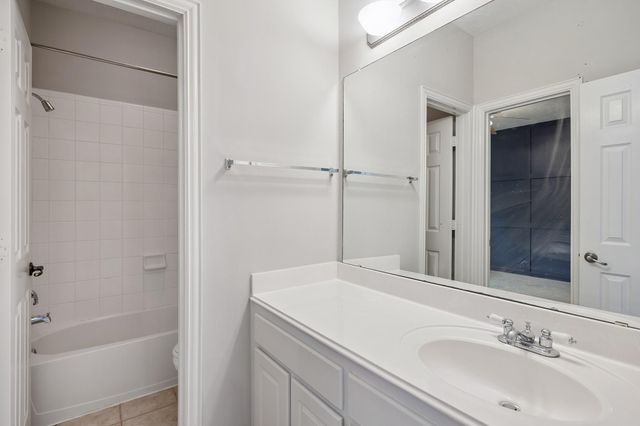 34 N Lansdowne Circle, The Woodlands, TX 77382