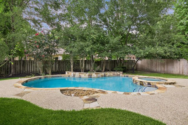 34 N Lansdowne Circle, The Woodlands, TX 77382