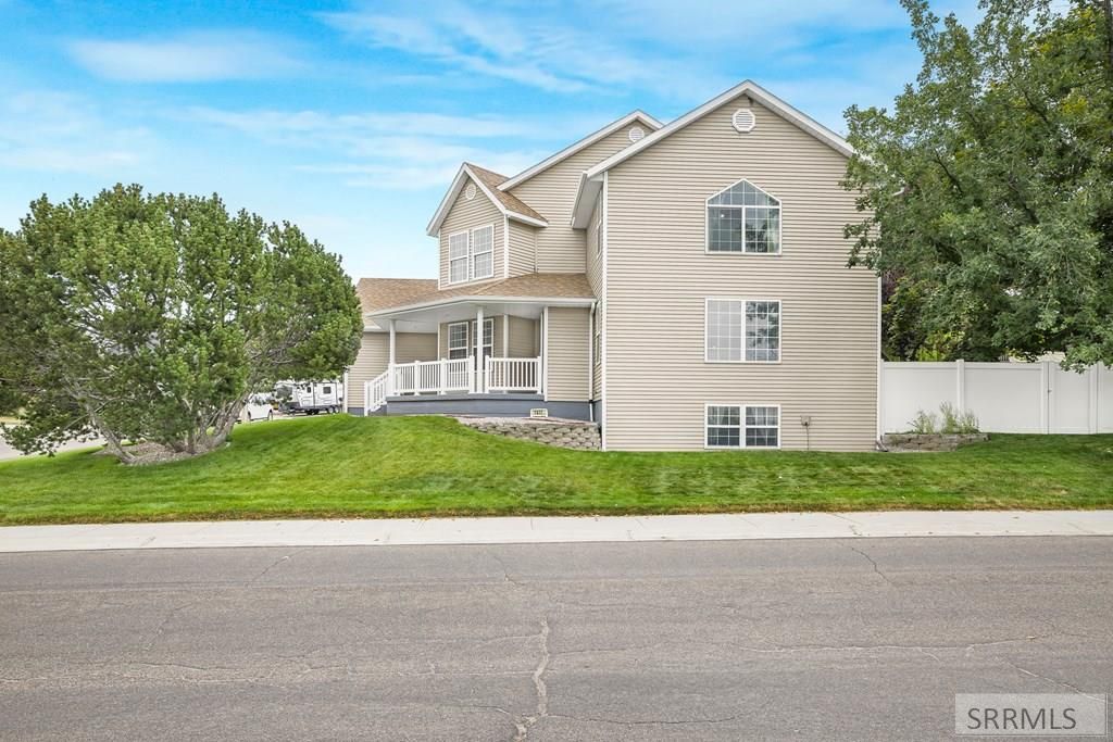 Image 2 of property listing at 1617 Calico Circle, Pocatello, ID 83201