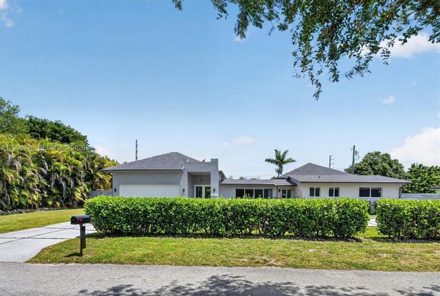 11811 SW 82nd Rd, Miami, FL 33156