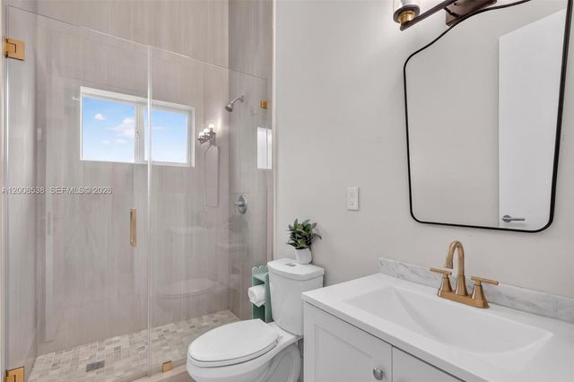 11811 SW 82nd Rd, Miami, FL 33156