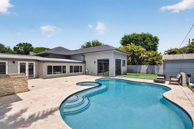 11811 SW 82nd Rd, Miami, FL 33156