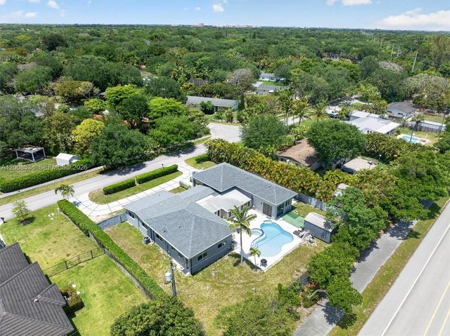 11811 SW 82nd Rd, Miami, FL 33156