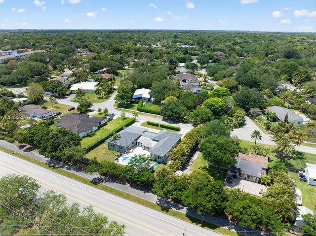 11811 SW 82nd Rd, Miami, FL 33156