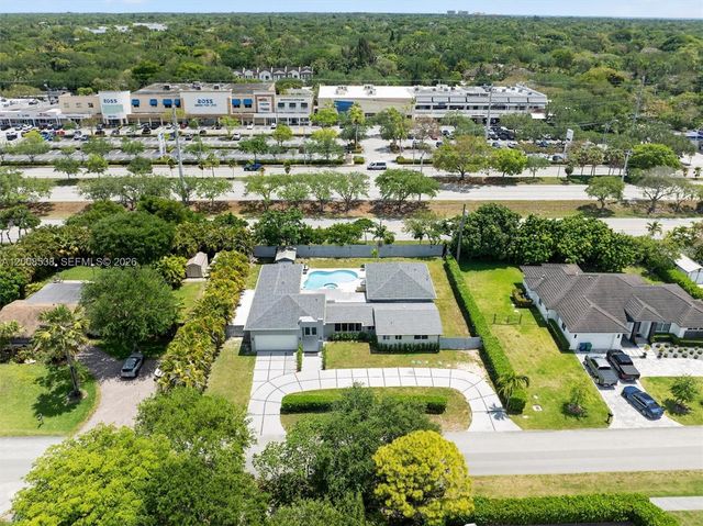 11811 SW 82nd Rd, Miami, FL 33156