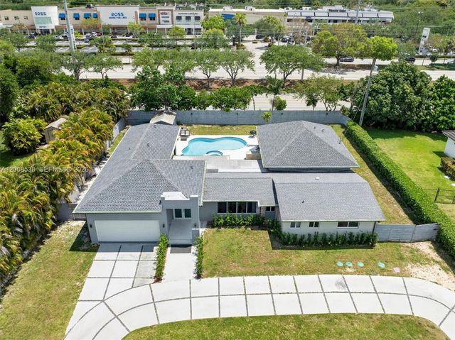 11811 SW 82nd Rd, Miami, FL 33156