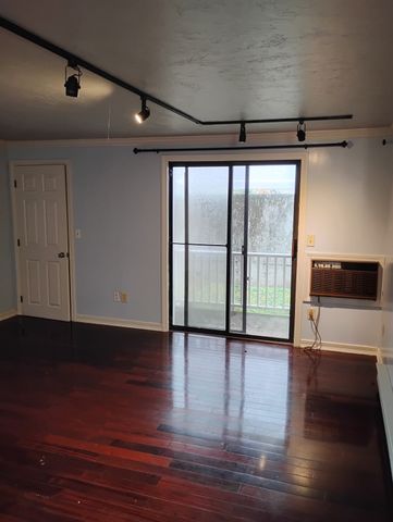 11 Hulbert Rd 15, Worcester, MA 01603