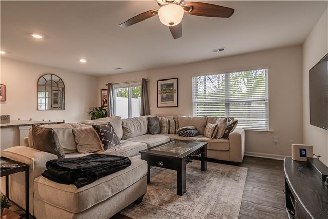 304 Oakmont Valley Trail, Seneca, SC 29678