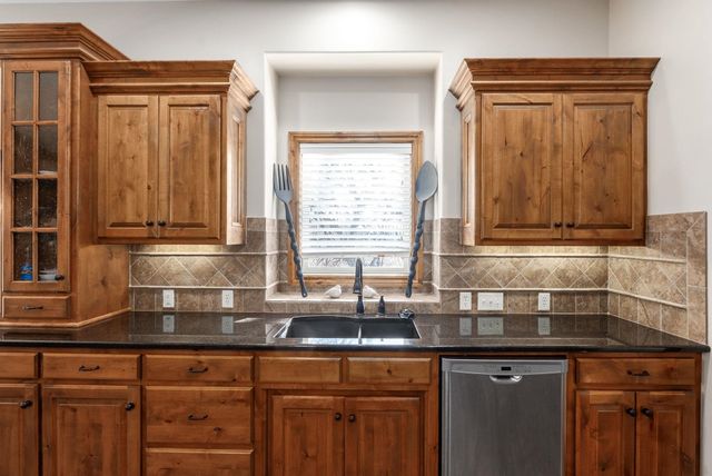 1748 S Cascade Pt, Andover, KS 67002