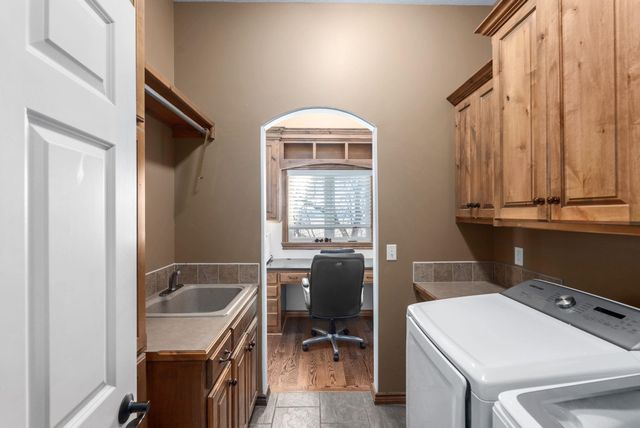 1748 S Cascade Pt, Andover, KS 67002