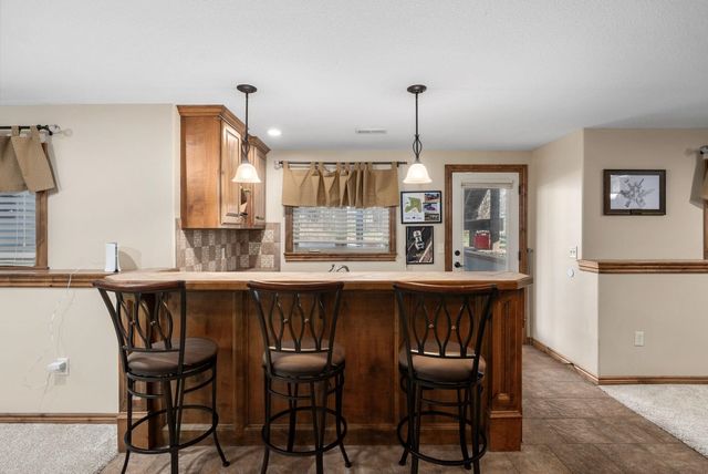 1748 S Cascade Pt, Andover, KS 67002