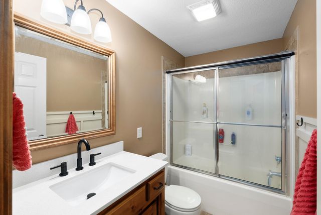 1748 S Cascade Pt, Andover, KS 67002