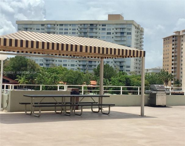 1965 S Ocean Dr 8H, Hallandale Beach, FL 33009
