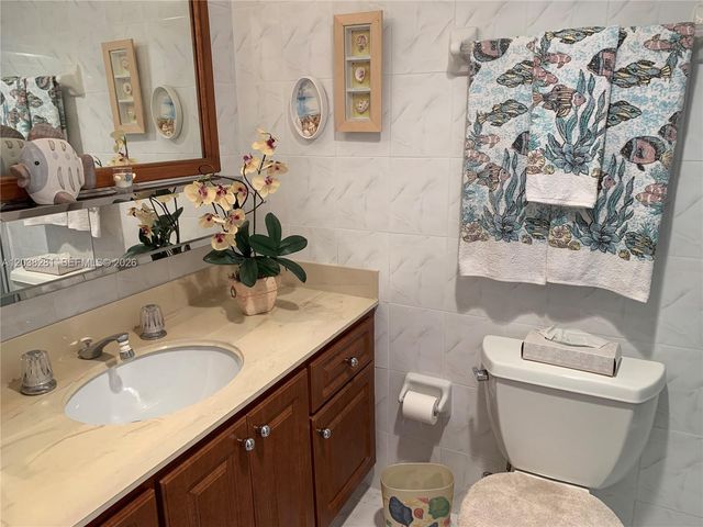 1965 S Ocean Dr 8H, Hallandale Beach, FL 33009